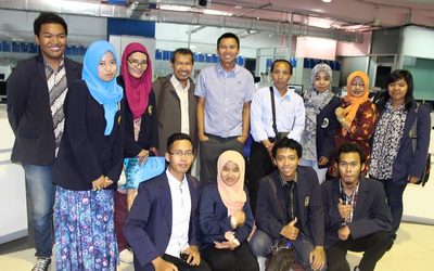 Mengajak mahasiswa menulis ala Jawapos